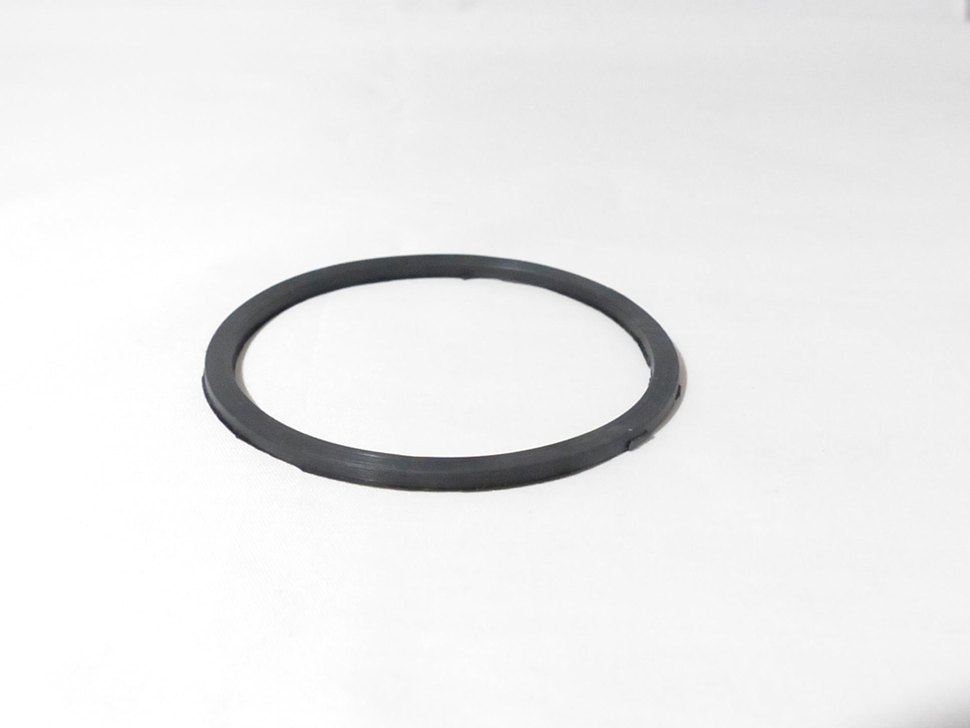 Fuxus Germany low pressure rubber seal for hydraulic ram, replacement part, showing the black rubber seal in close-up image.